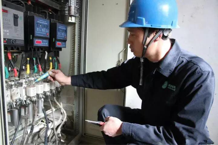 老电工也会疏忽大意,那么这个必须读懂《电工安全操作规程》