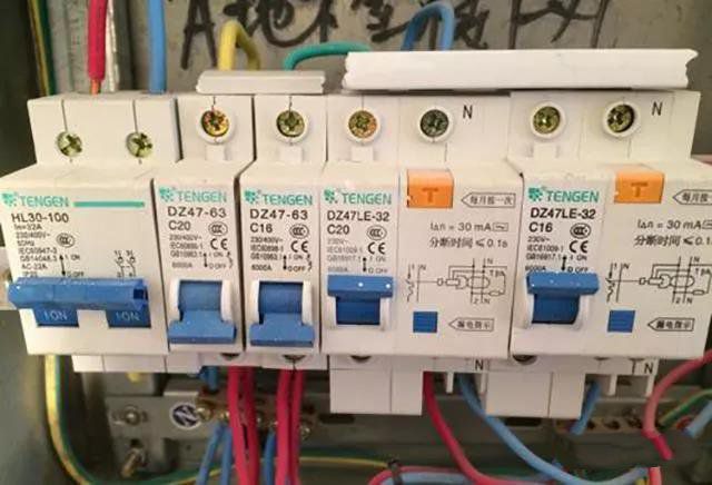 一旦发现插座电工没接地线,就要重视了!别处在危险不自知!